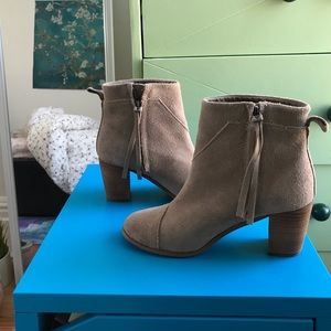 Toms Suede Zip Bootie
